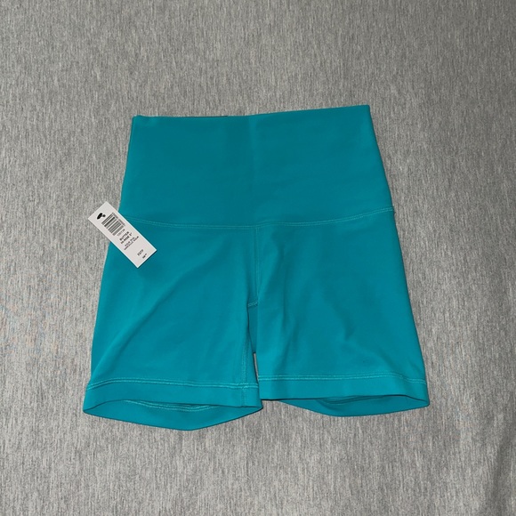 Aritzia Pants - Aritzia Tna Butter Cheeky High-rise 5 inch short